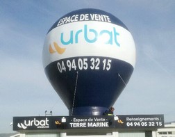 Urbat giant hot-air balloon : visibility of a nautical shop
