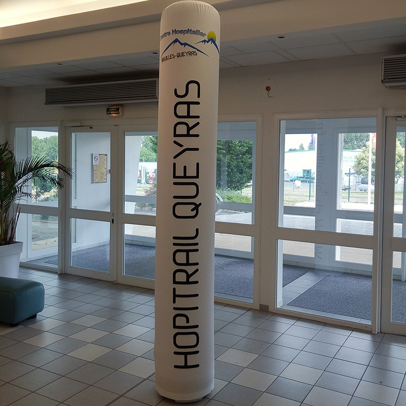 Inflatable totem for the Queyras hospital