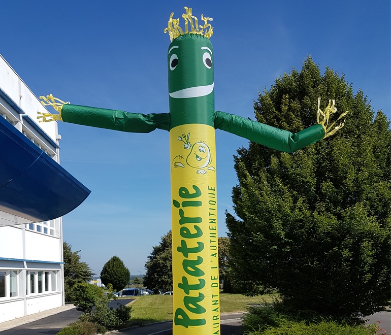 A windsock or "skydancer" for the Pataterie 