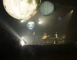 Stage ambiance with light balloons at a concert