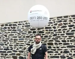 Portable backpack balloon for Société Générale