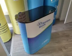 Pop-up reception counter for Ameli, the health insurance agency