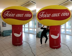 Inflatable totem for a wine merchant