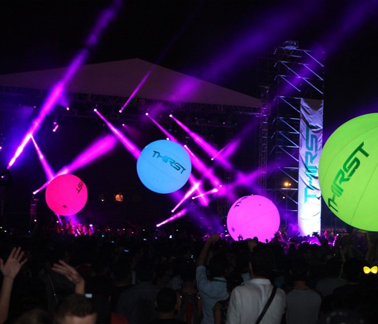 giant LED balloons 