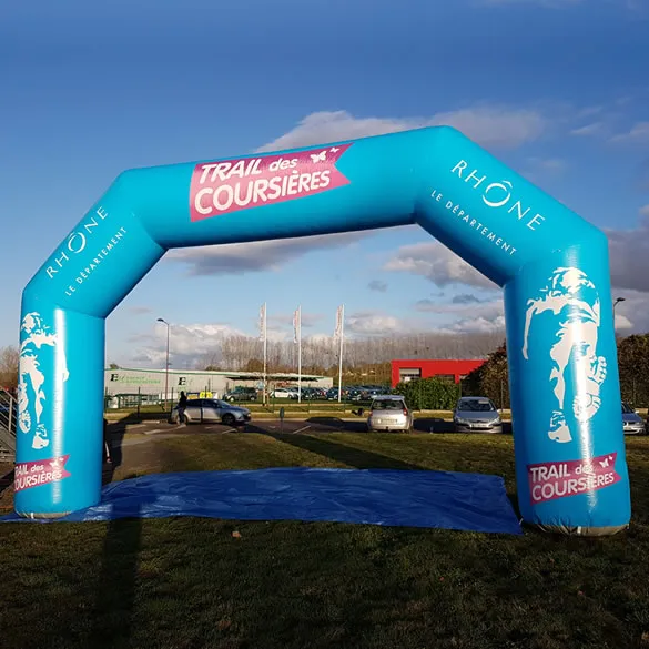 Polygon inflatable arch for the Trail des Coursieres